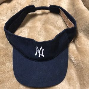 New York Yankees infant visor. Navy